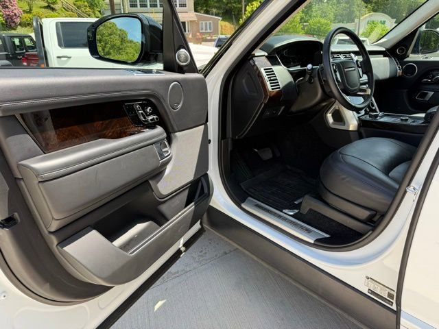 Used 2018 Land Rover Range Rover Supercharged AWD/4WD image 13