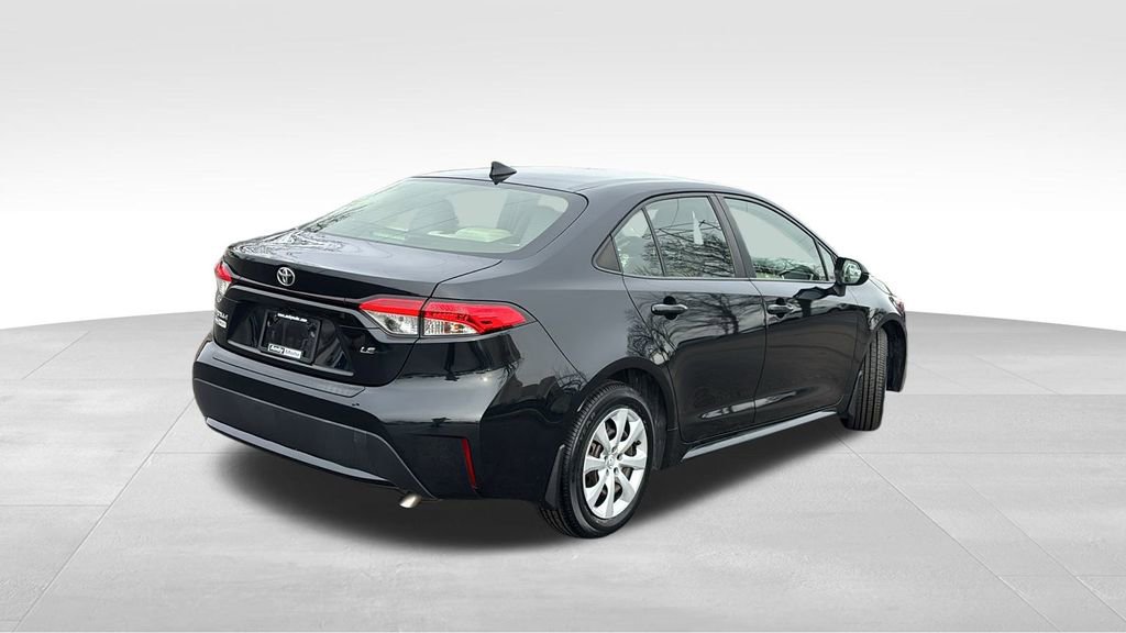 Used 2021 Toyota Corolla LE image 7