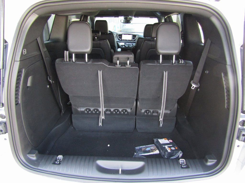 New 2026 Chrysler Pacifica Select image 32