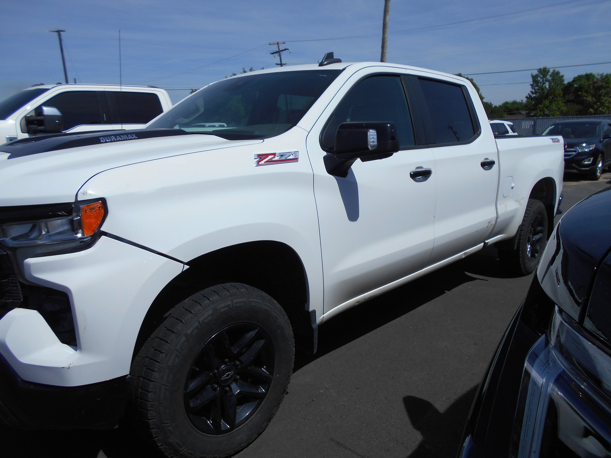 Used 2023 Chevrolet Silverado 1500 LT Trail Boss w/ Convenience Package II AWD/4WD image 1