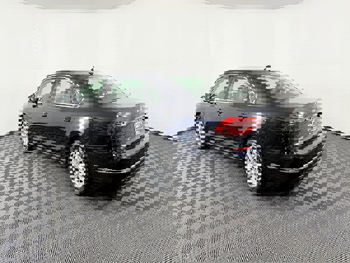 Used 2018 Volkswagen Passat 2.0T SE image 11