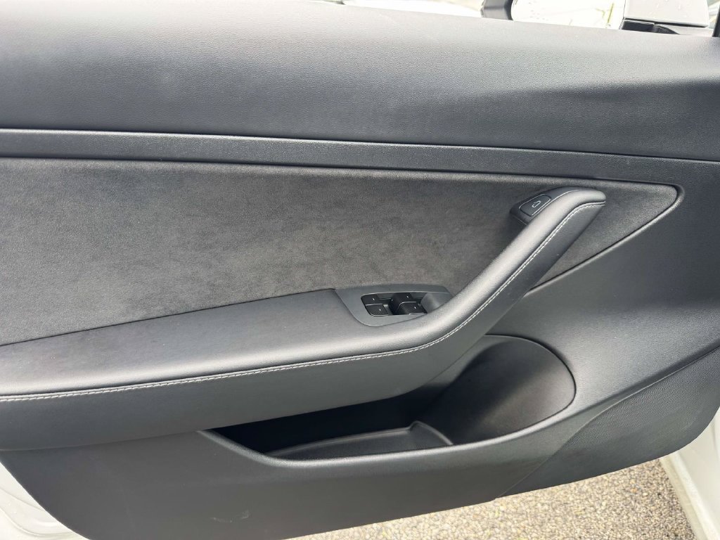Used 2021 Tesla Model 3 Standard Range Plus RWD image 16