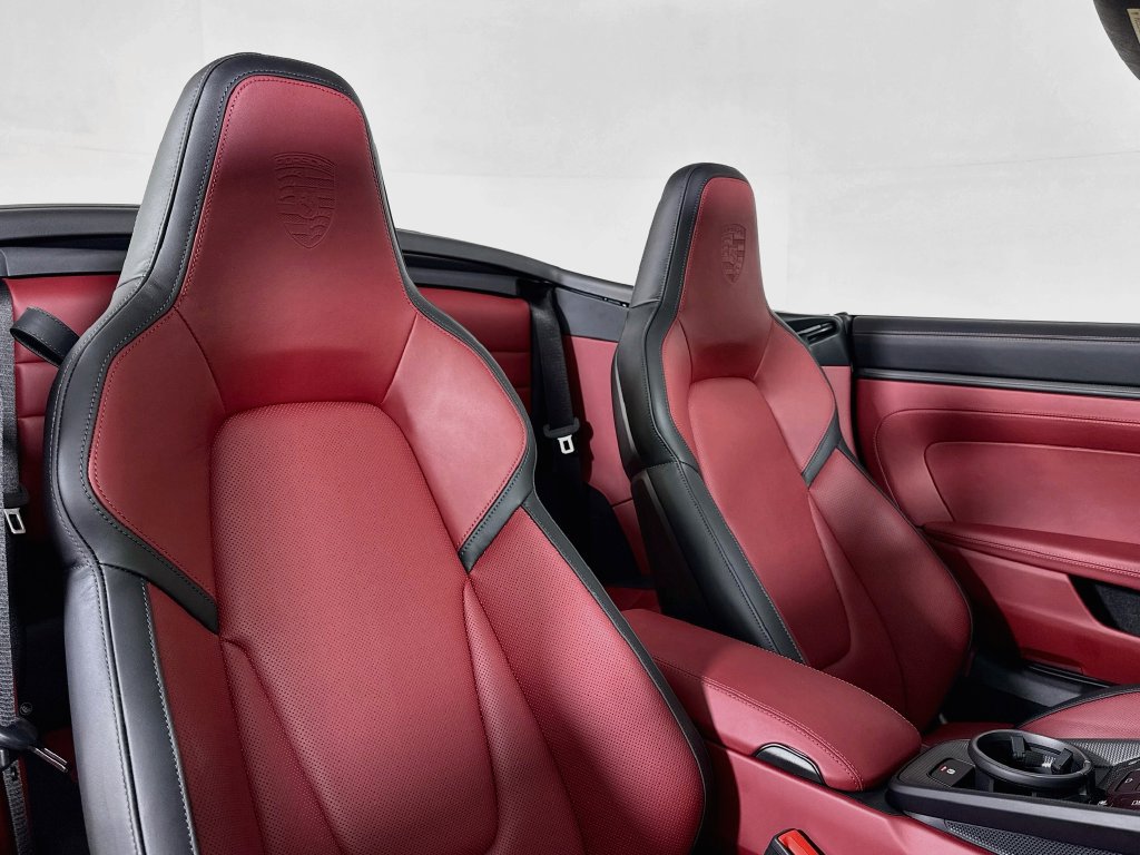 Certified 2026 Porsche 911 Carrera RWD image 18