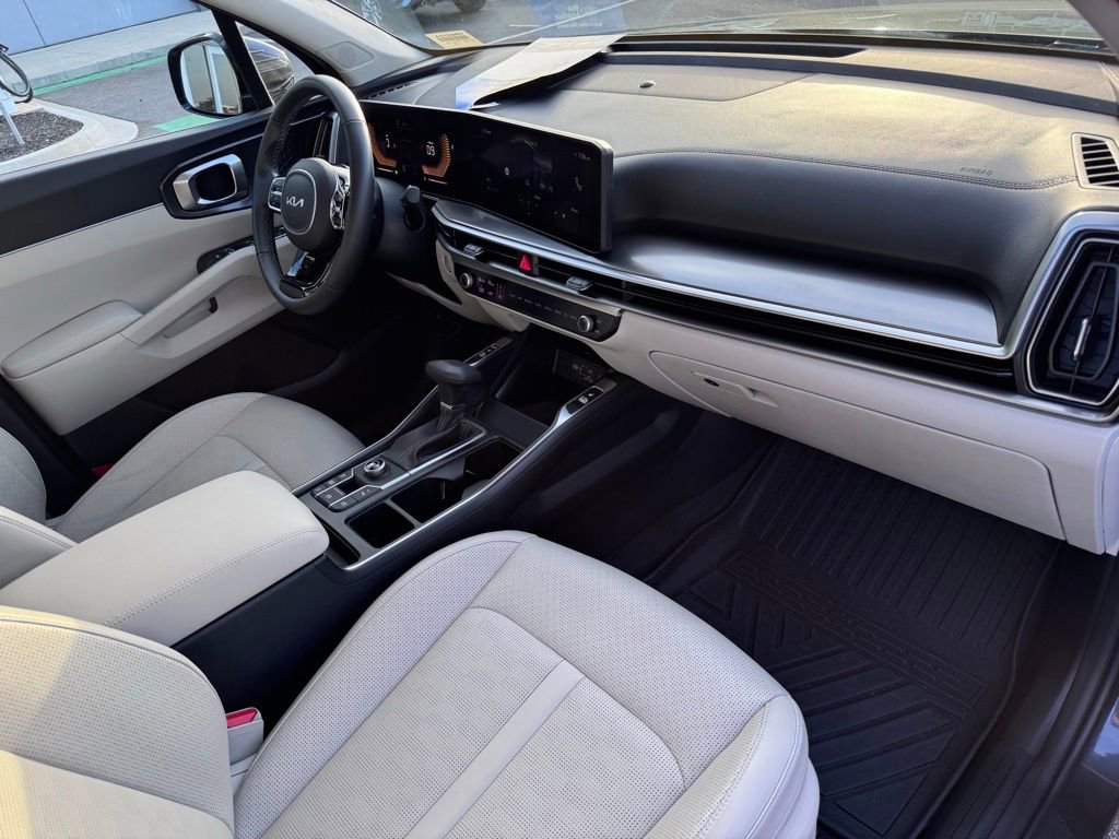 Used 2025 Kia Sorento EX image 24