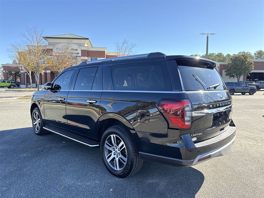 Used 2023 Ford Expedition Max Limited image 3