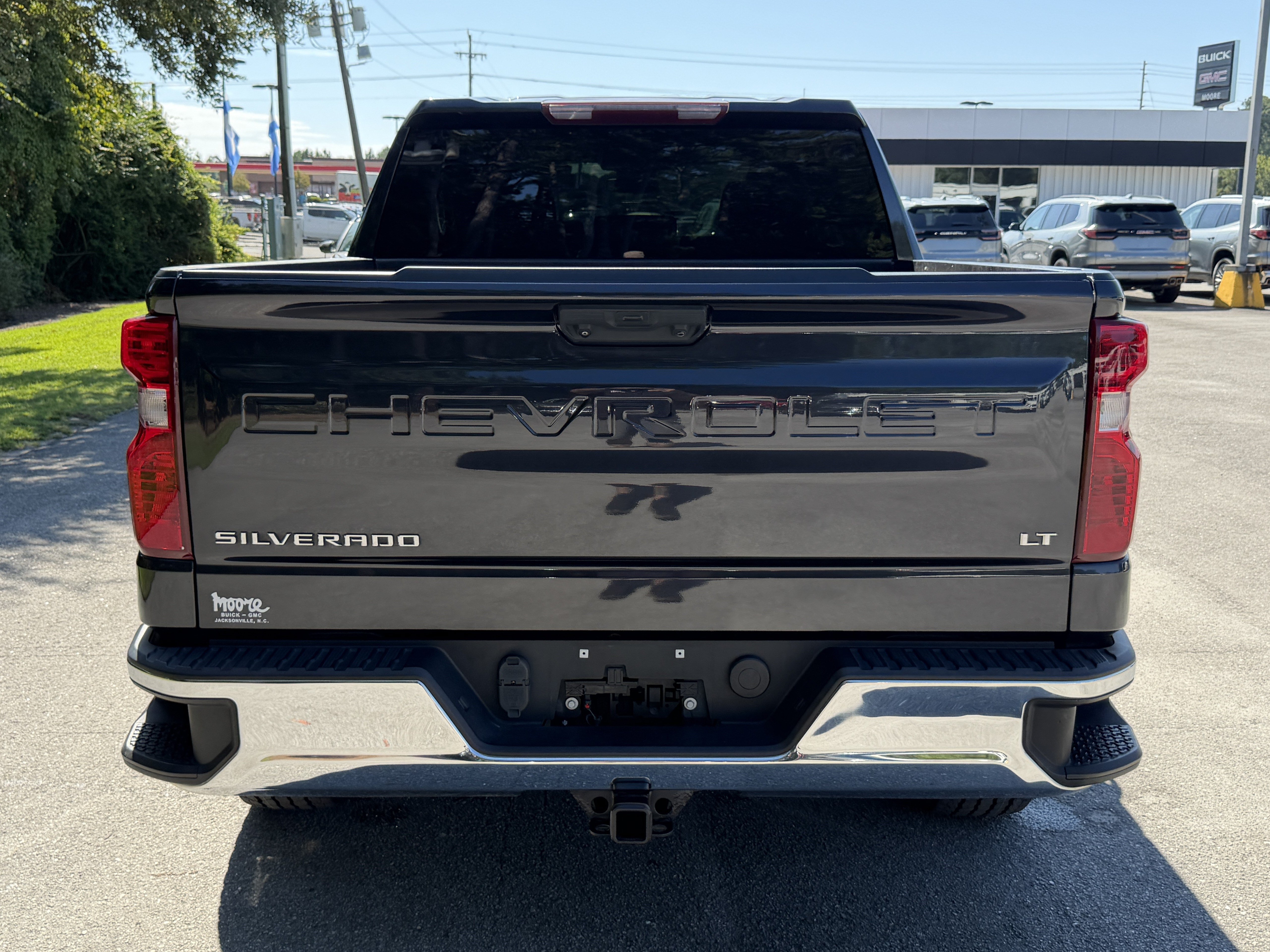 Used 2022 Chevrolet Silverado 1500 LT AWD/4WD image 37