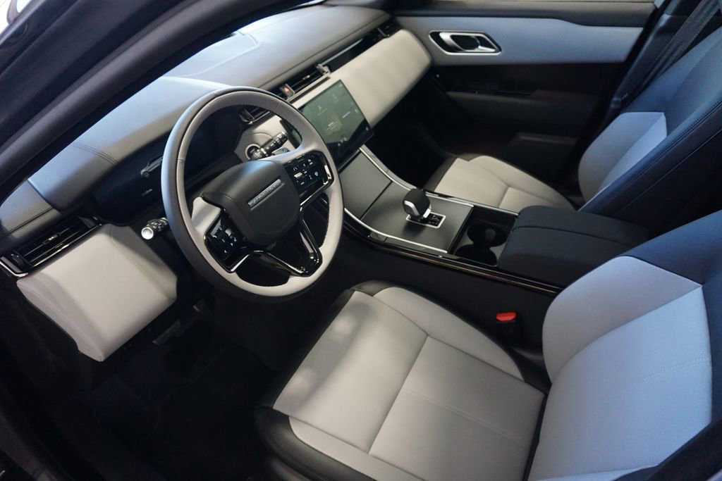 New 2026 Land Rover Range Rover Velar Dynamic SE image 18