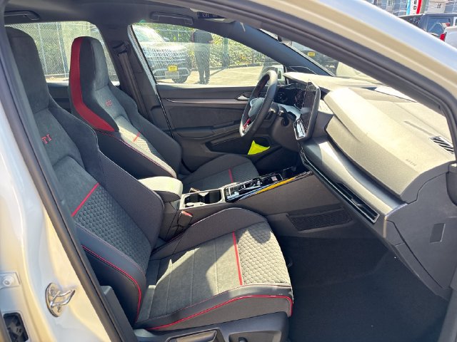 New 2026 Volkswagen GTI SE FWD image 10