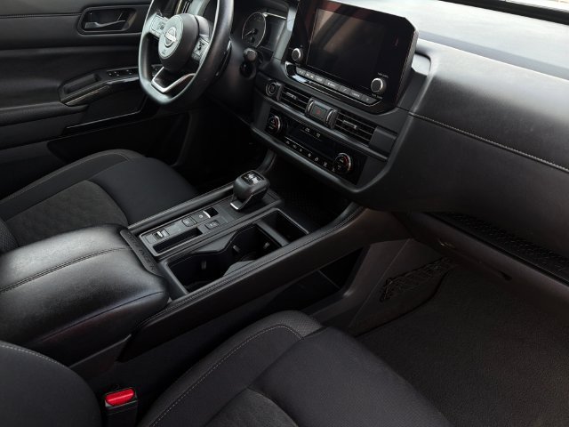 Used 2024 Nissan Pathfinder S w/ Cargo Package FWD image 17