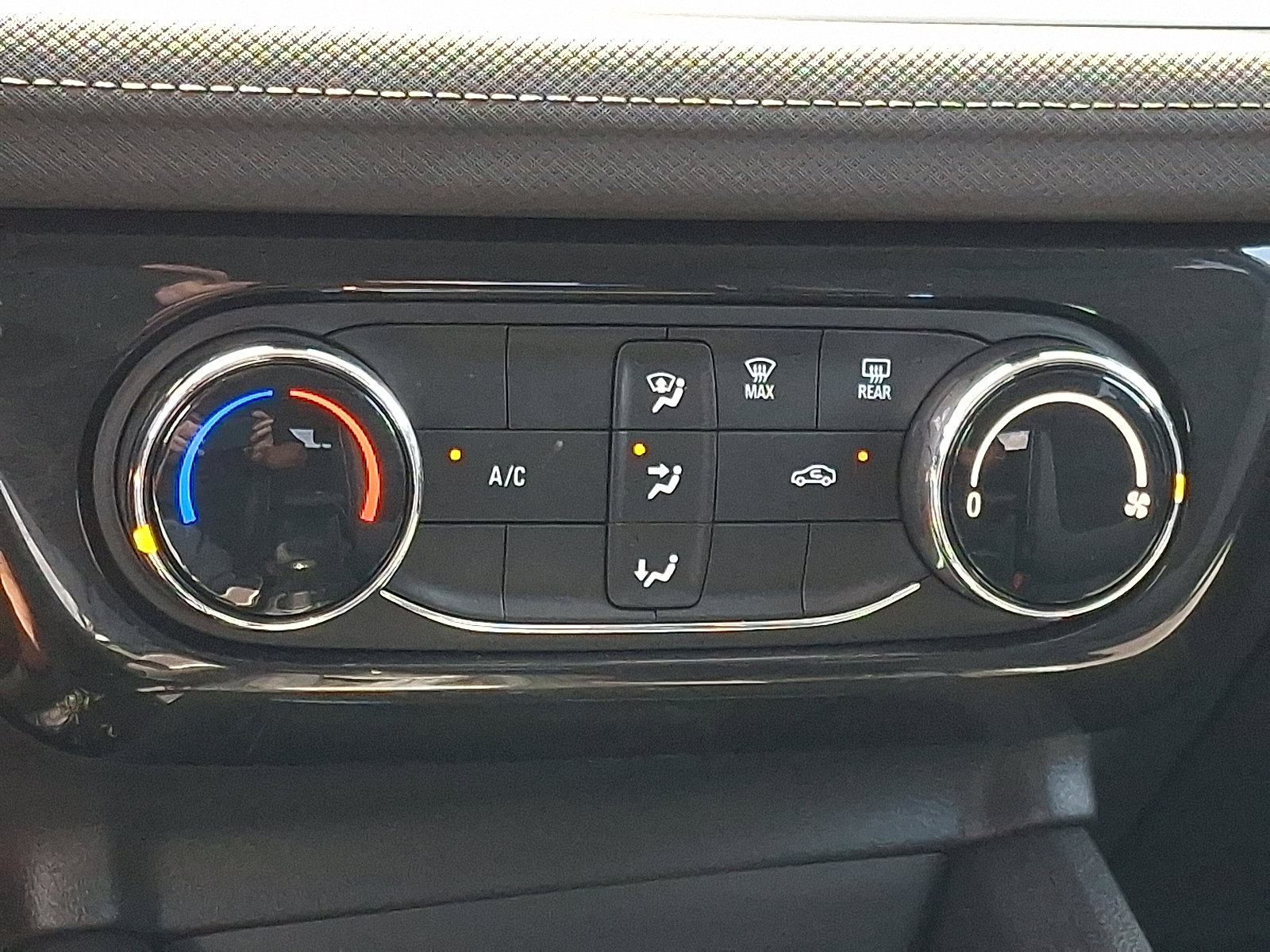 Used 2025 Chevrolet TrailBlazer LT image 16