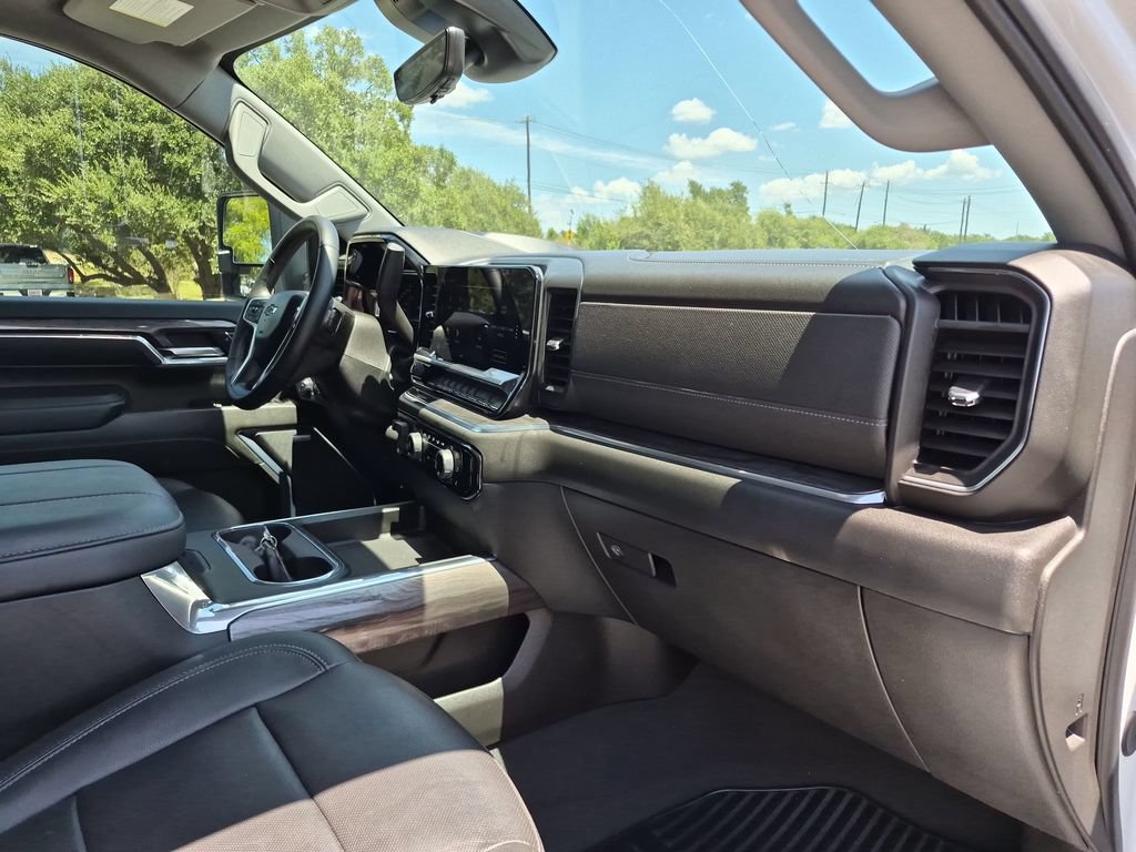 Used 2024 Chevrolet Silverado 2500 LTZ w/ LTZ Plus Package AWD/4WD image 41