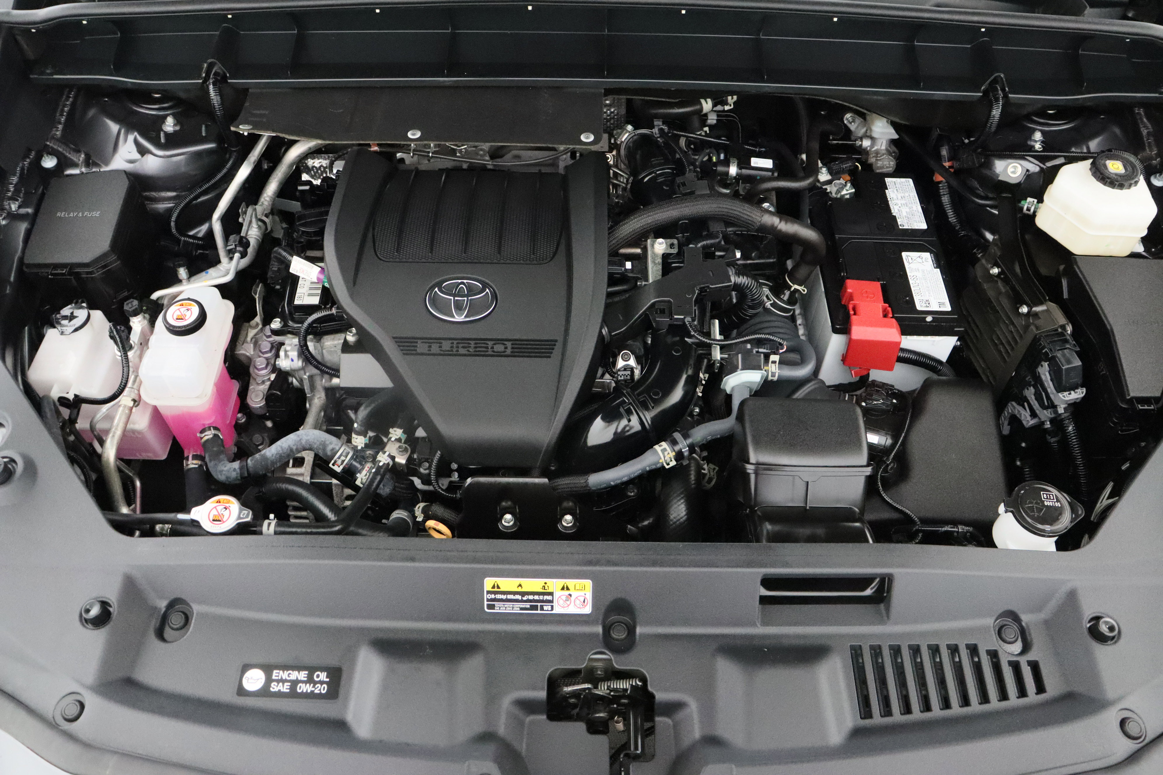 Used 2025 Toyota Highlander LE FWD image 40
