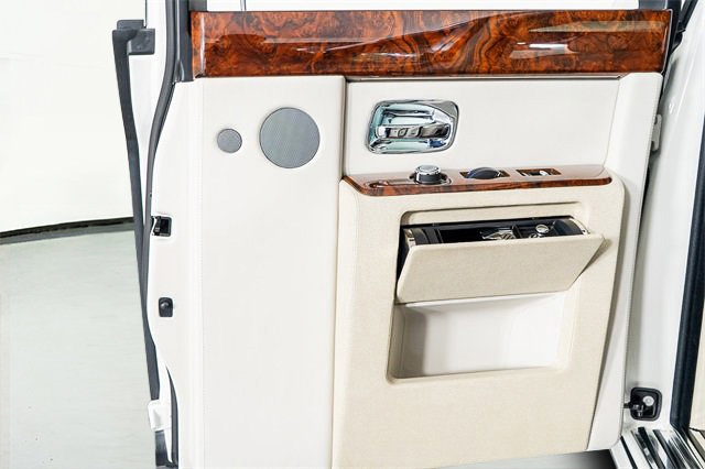 Used 2016 Rolls-Royce Phantom Sedan image 36