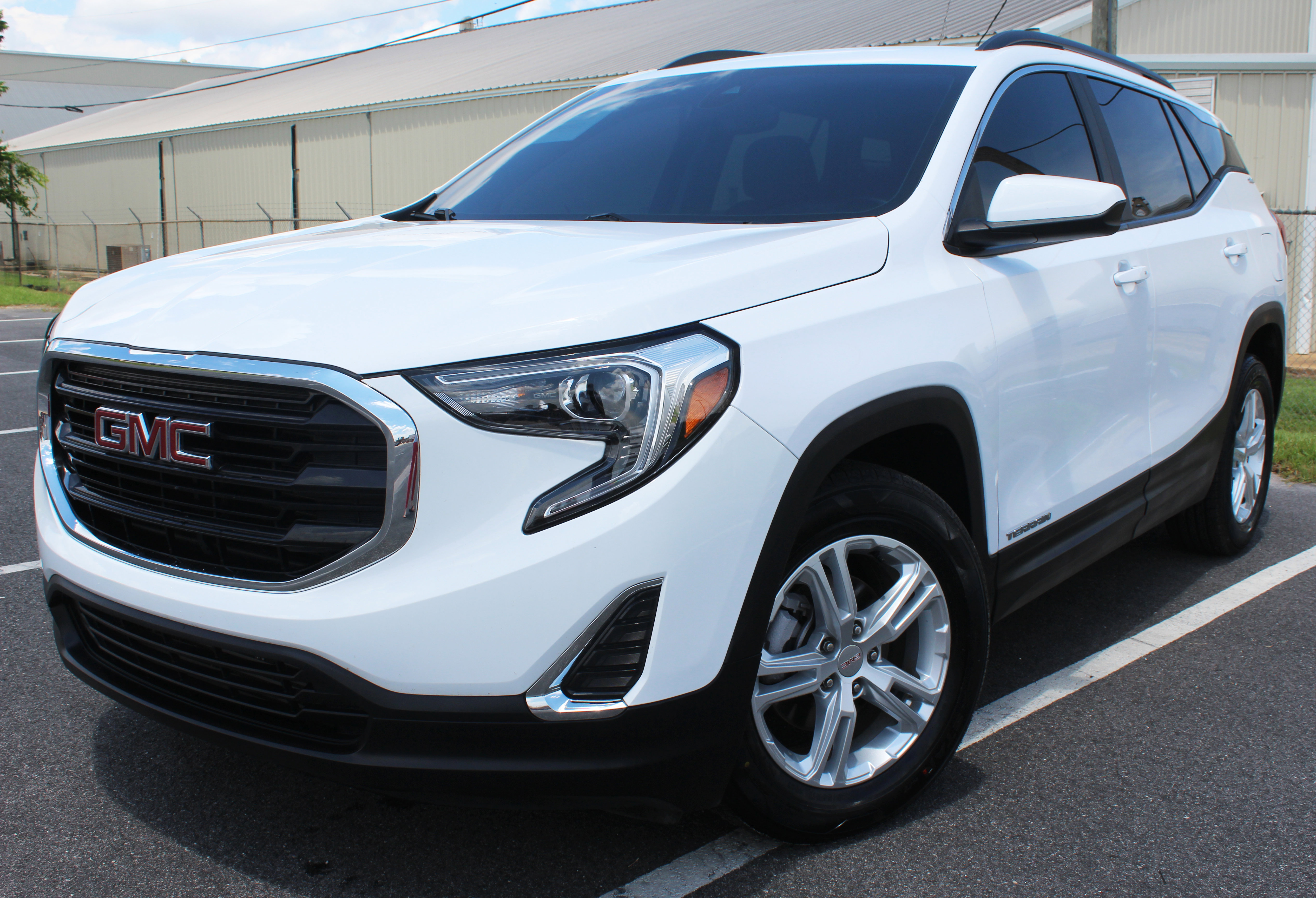 Used 2021 GMC Terrain SLE w/ Driver Convenience Package image 1
