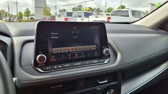 Used 2025 Nissan Rogue SV AWD/4WD image 26