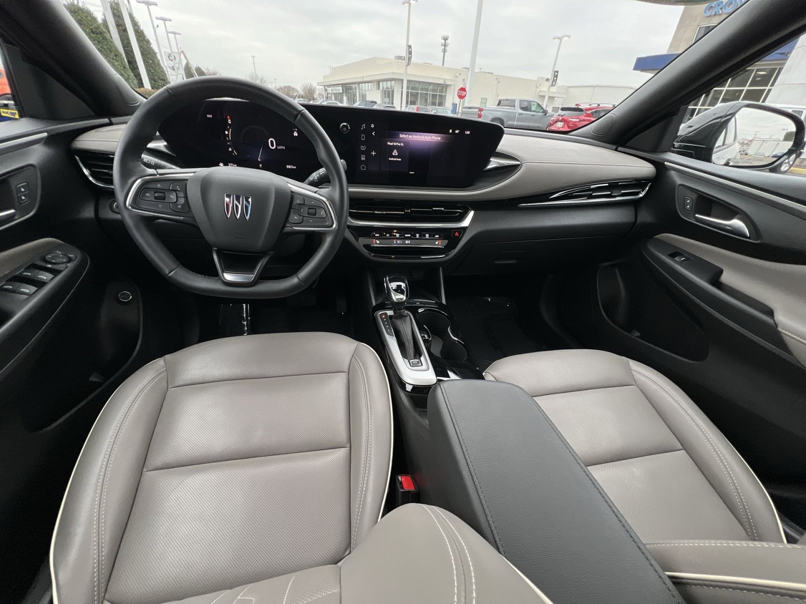 Used 2024 Buick Envista Avenir image 2