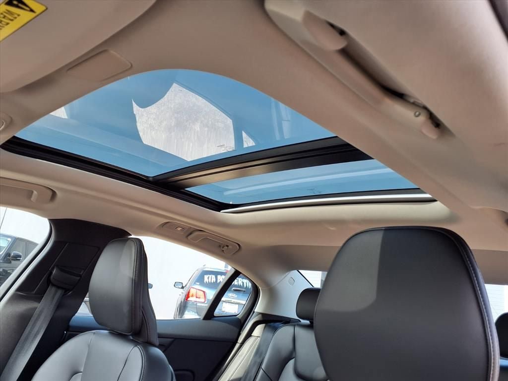 Used 2024 Volvo S60 B5 Core FWD image 10