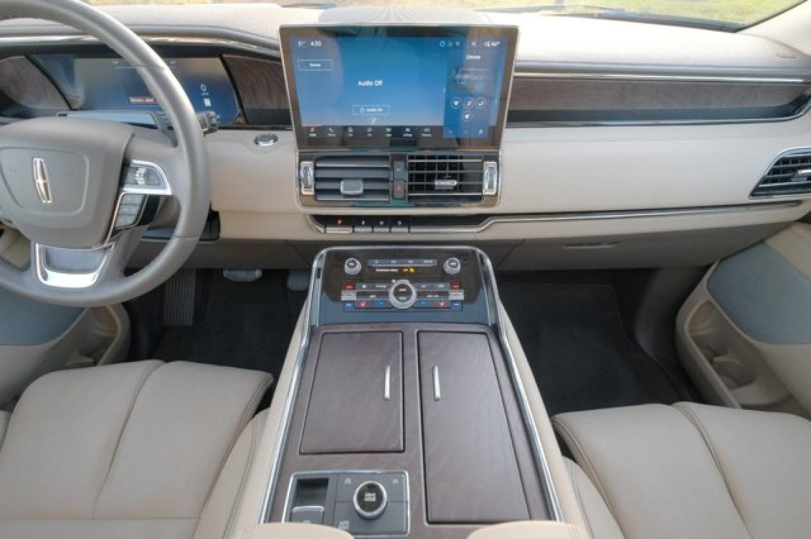 Used 2024 Lincoln Navigator Reserve image 20