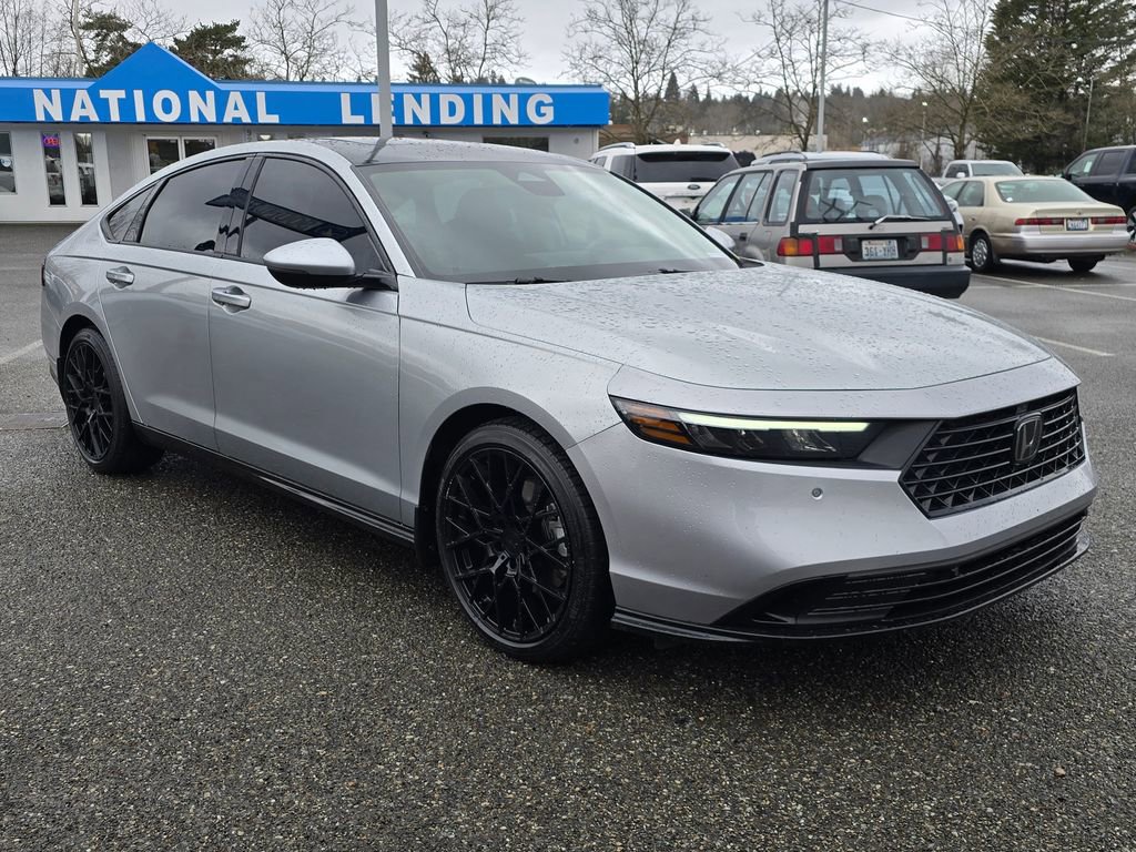 Used 2024 Honda Accord Touring image 3