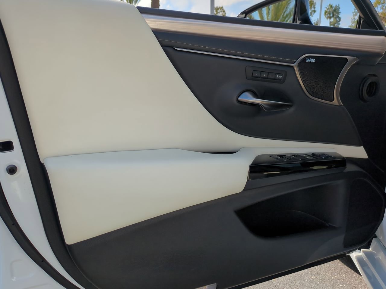 Used 2022 Lexus ES 350 F Sport image 13