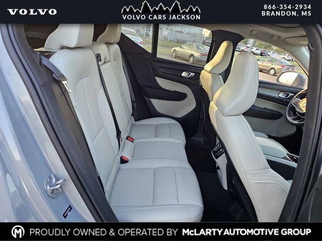 Used 2024 Volvo XC40 B5 Ultimate image 28