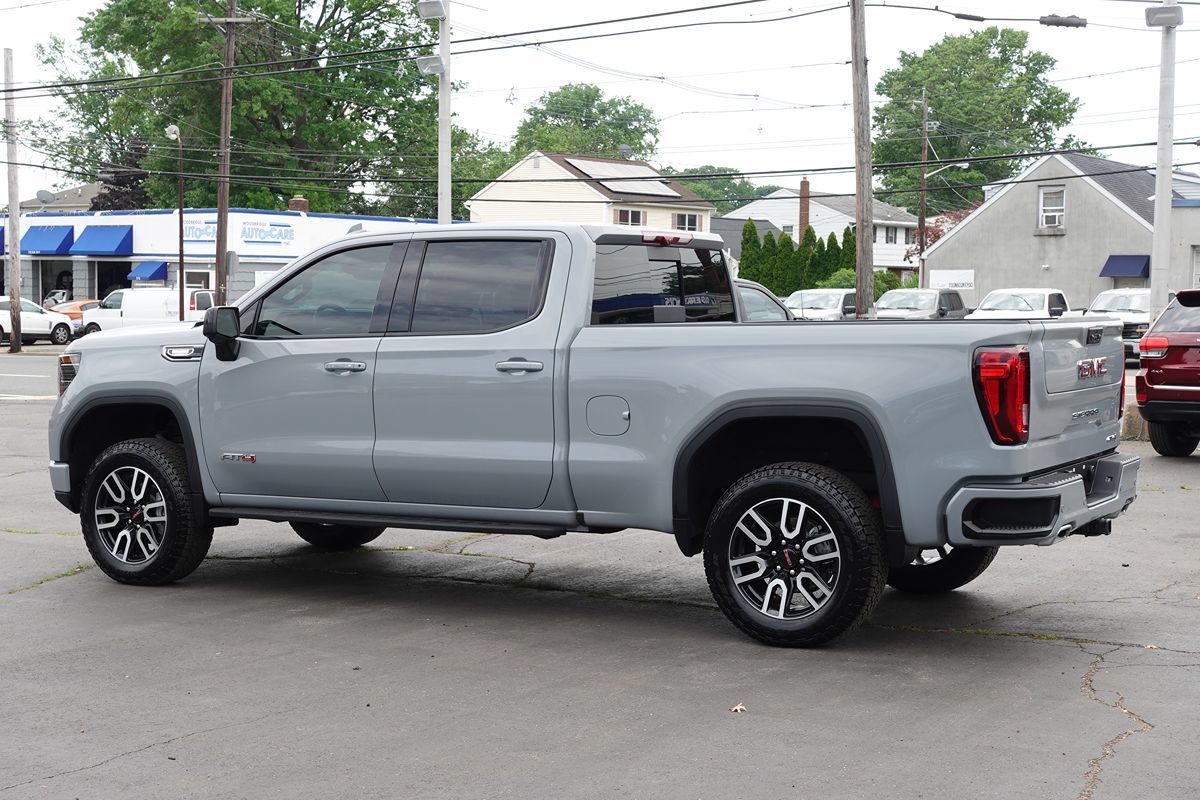 Used 2025 GMC Sierra 1500 AT4 w/ Technology Package AWD/4WD image 2