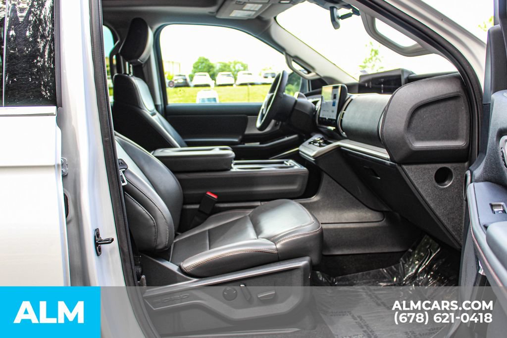 Used 2025 Ford Expedition Active AWD/4WD image 21