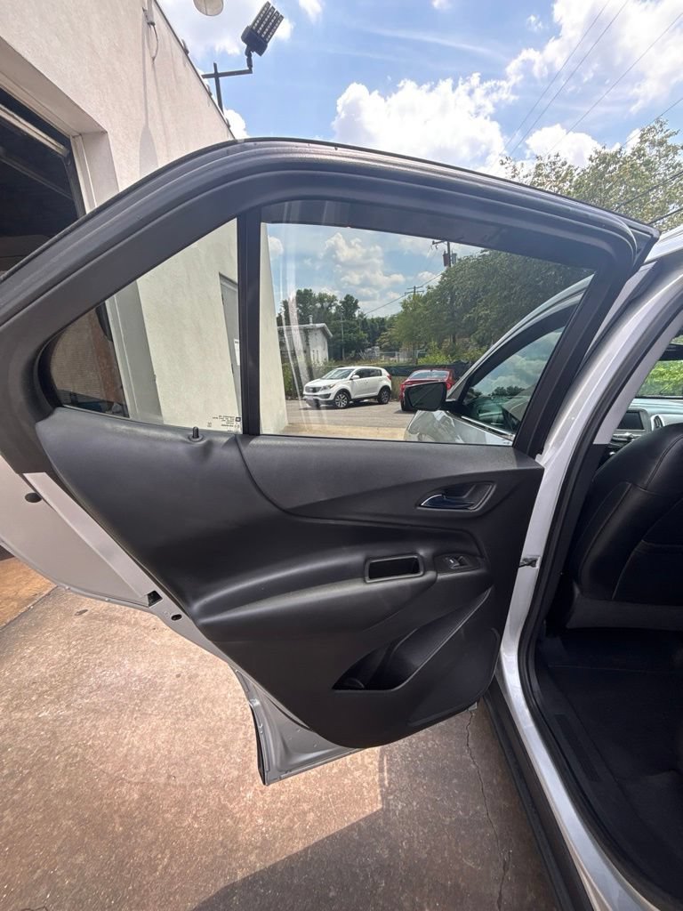 Used 2021 Chevrolet Equinox LT FWD image 18
