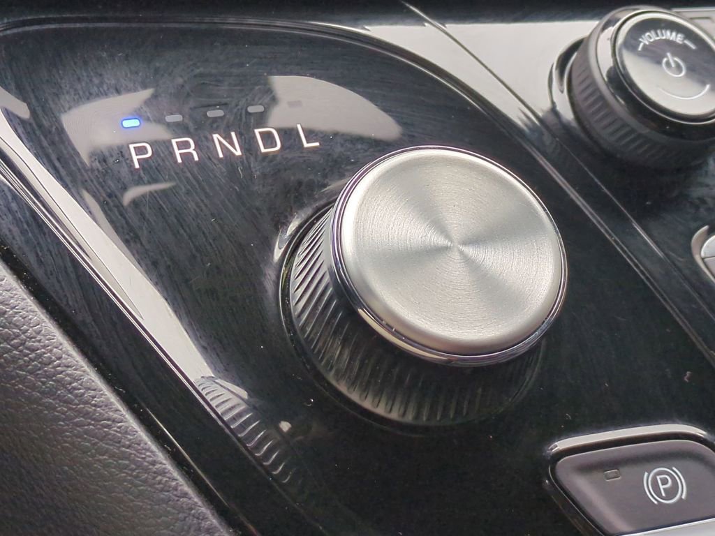 Used 2025 Chrysler Pacifica Select image 19