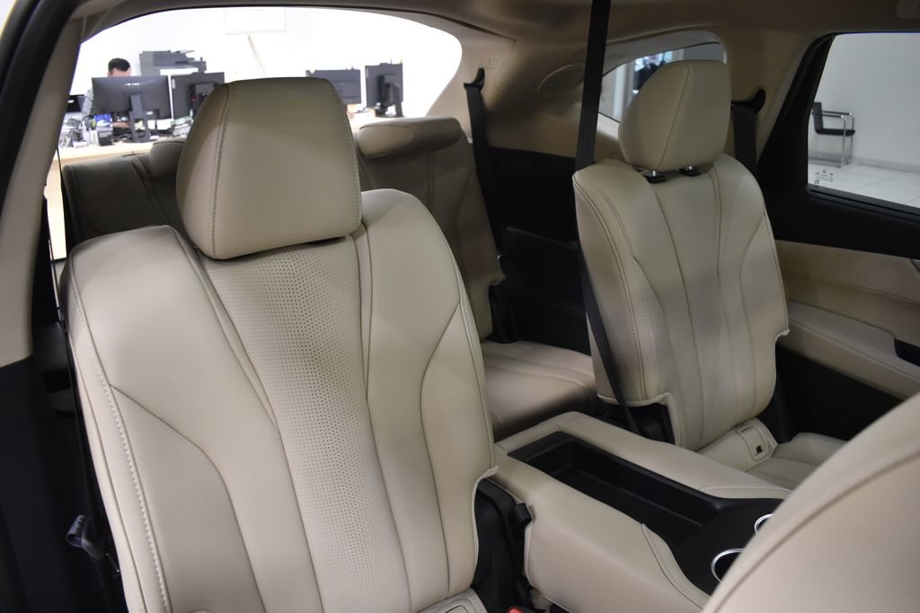 Used 2025 Acura MDX SH-AWD w/ Technology Package image 34