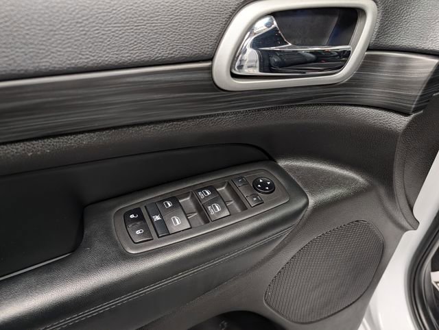 Used 2021 Jeep Grand Cherokee Laredo X AWD/4WD image 14