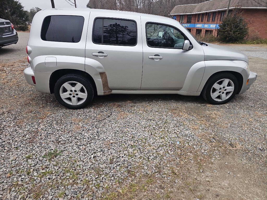 Used 2011 Chevrolet HHR LT image 2