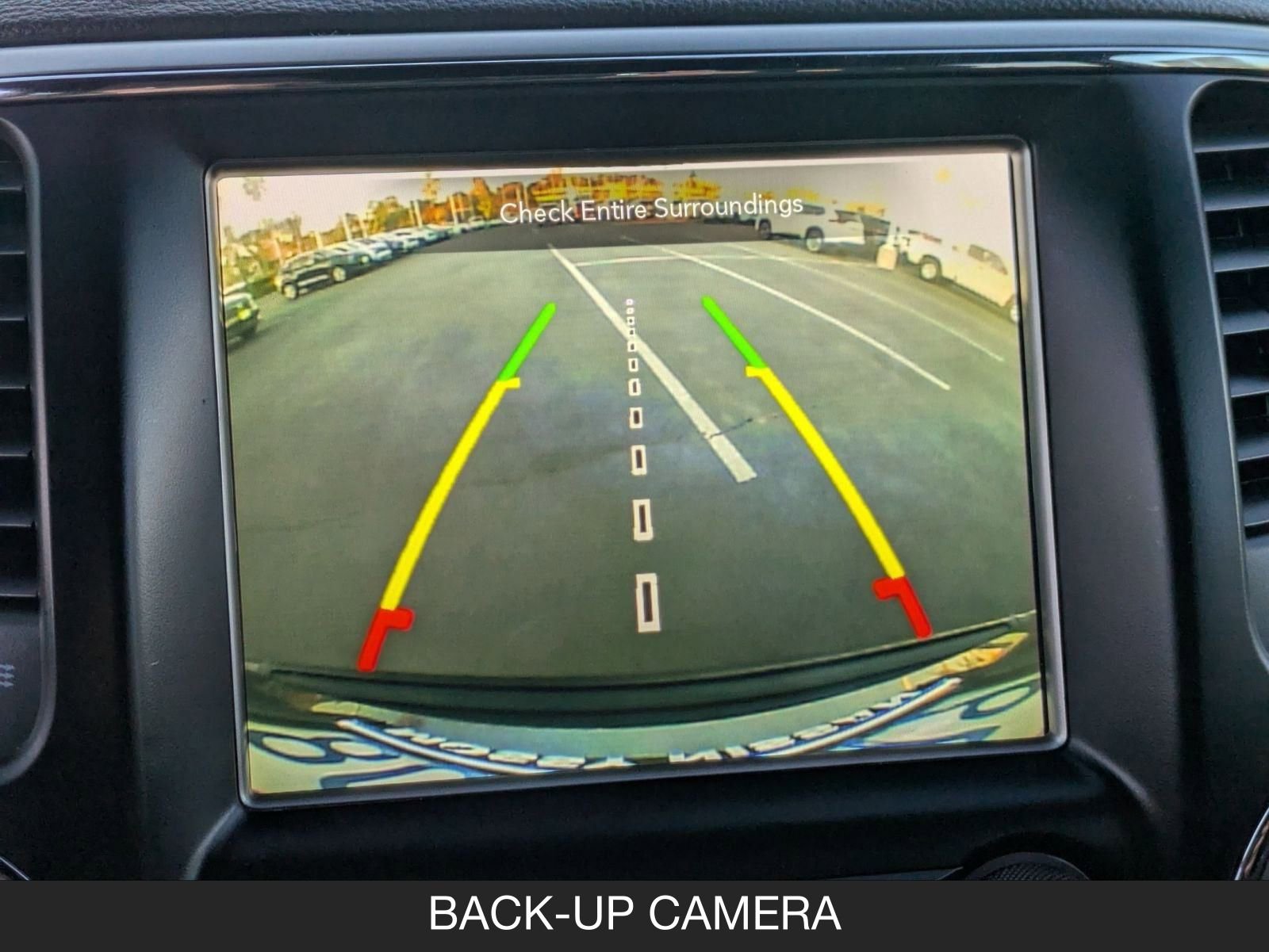 Used 2018 Jeep Grand Cherokee Laredo image 19