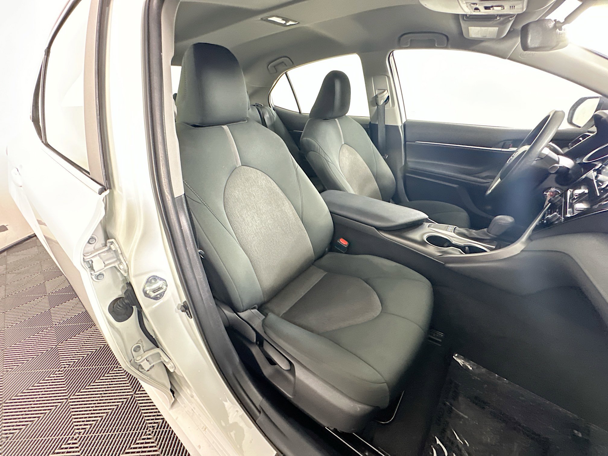 Used 2023 Toyota Camry LE FWD image 27