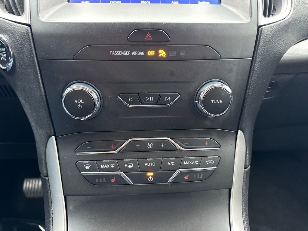 Used 2020 Ford Edge SEL image 22