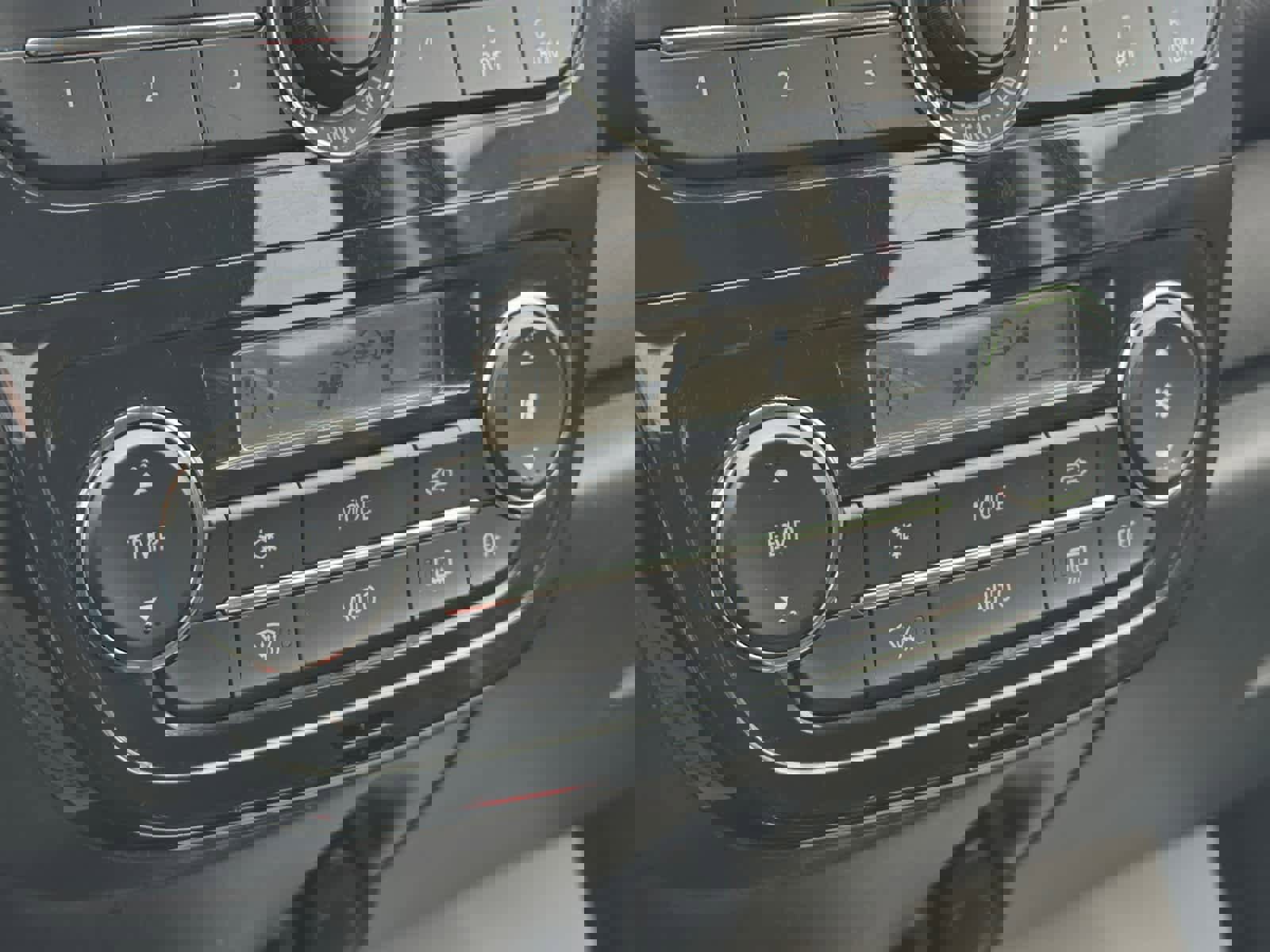 Used 2015 Mitsubishi Mirage ES image 4