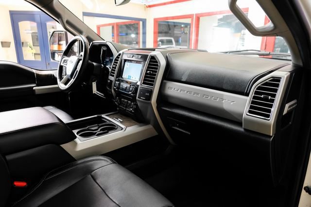Used 2017 Ford F250 Lariat w/ Lariat Value Package AWD/4WD image 13