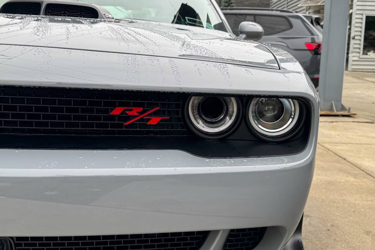 Used 2021 Dodge Challenger R/T Scat Pack RWD image 9