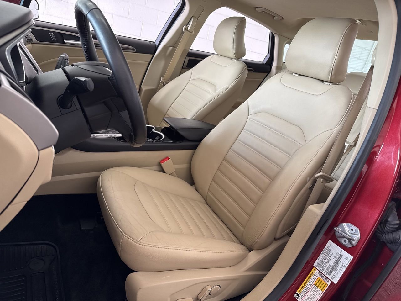 Used 2016 Ford Fusion SE w/ Equipment Group 502A FWD image 15