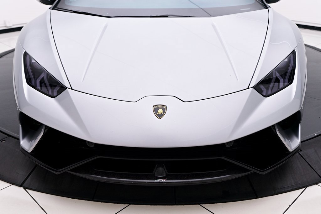 Used 2018 Lamborghini Huracan Performante image 25