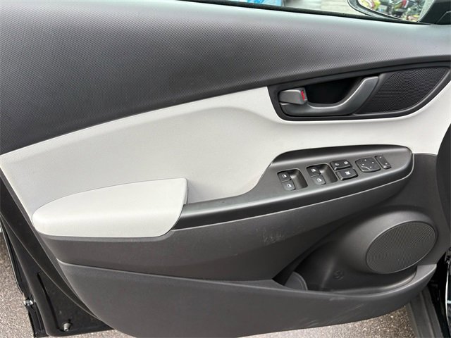 Used 2023 Hyundai Kona SEL image 16