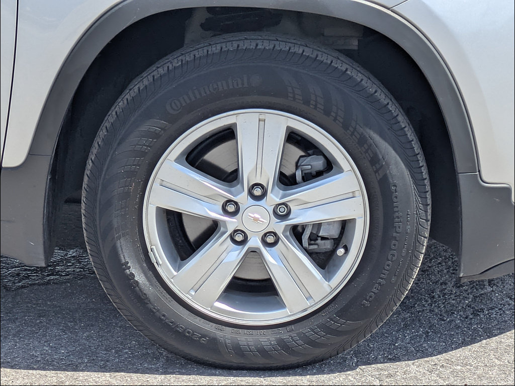 Used 2019 Chevrolet Trax LS w/ Tint and Cruise Package FWD image 12