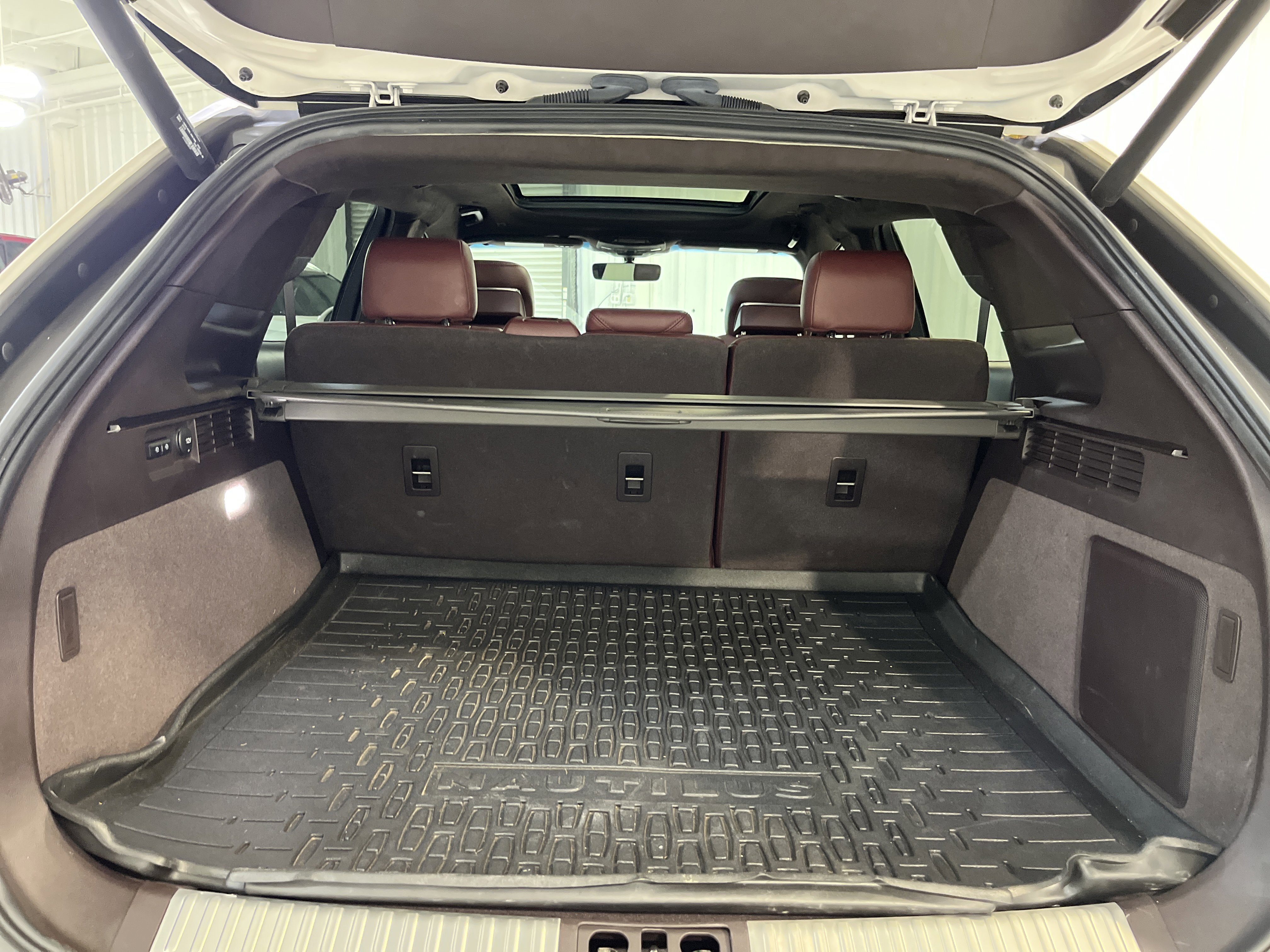 Used 2019 Lincoln Nautilus Black Label AWD/4WD image 14