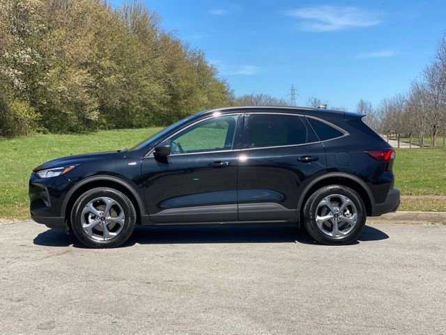 Used 2025 Ford Escape ST-Line AWD/4WD image 4