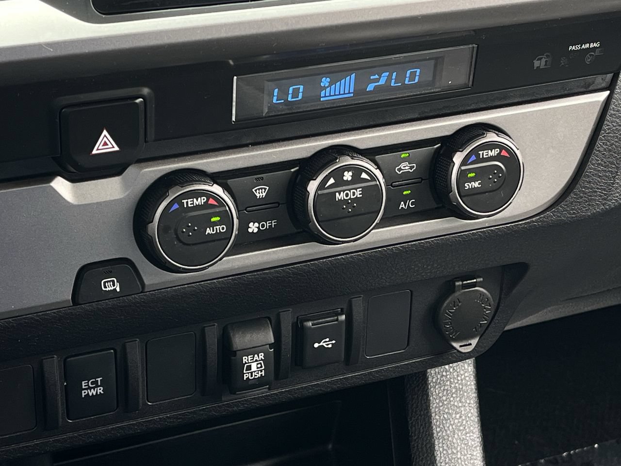 Used 2022 Toyota Tacoma SR5 RWD image 18