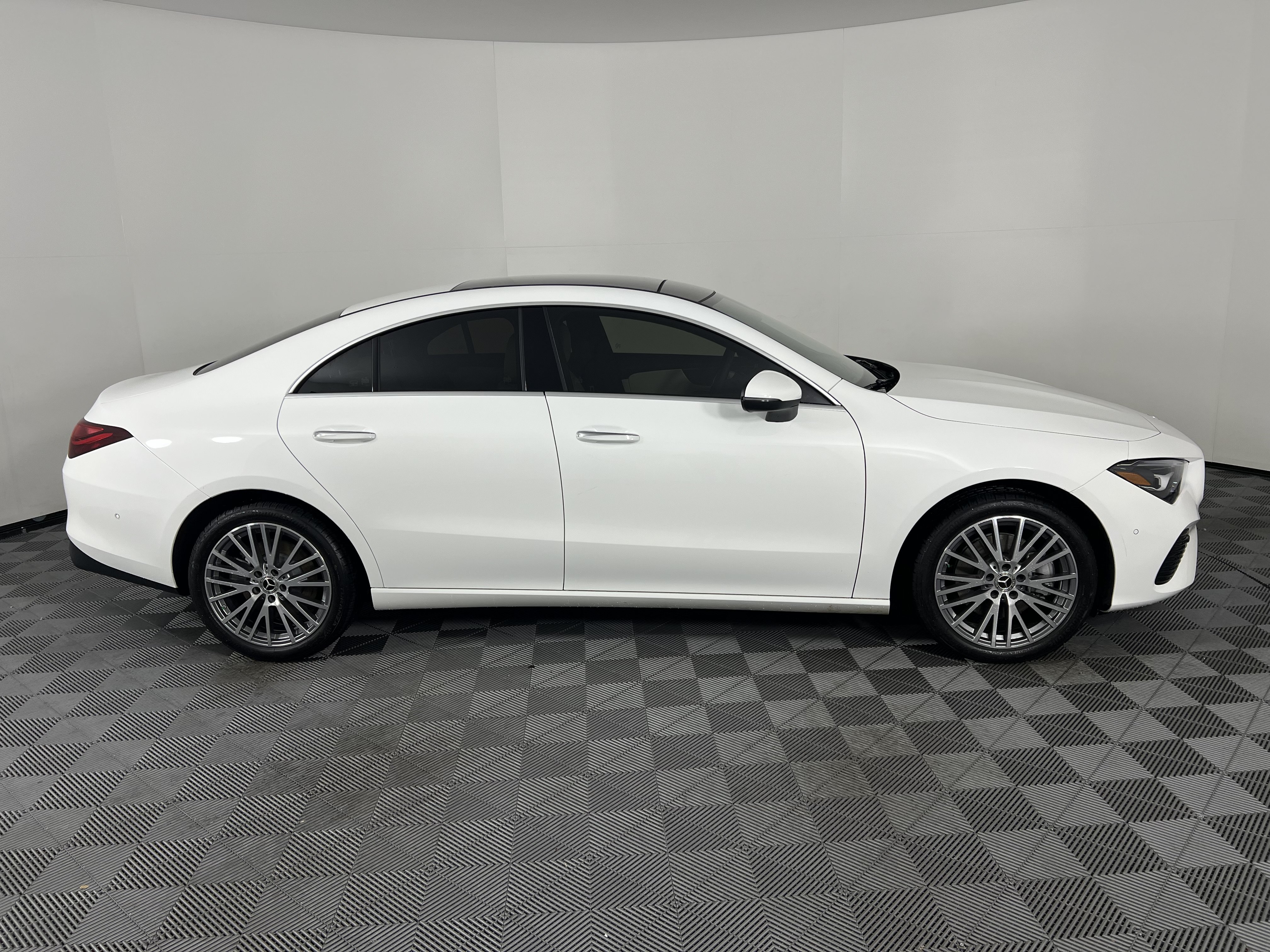 Used 2025 Mercedes-Benz CLA 250 4MATIC image 14