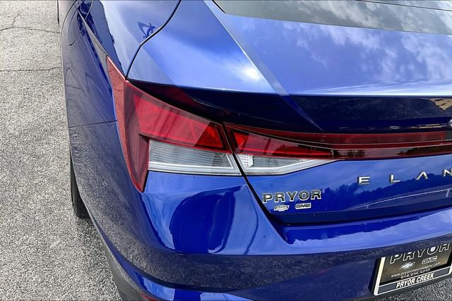 Used 2021 Hyundai Elantra SE FWD image 23