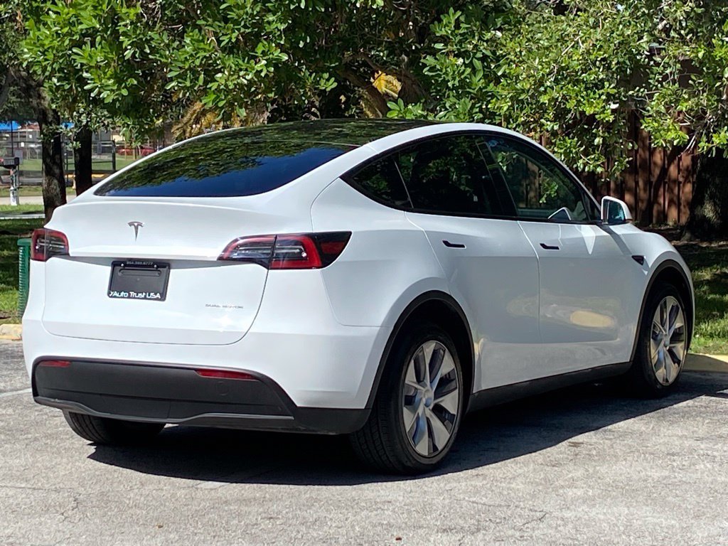 Used 2023 Tesla Model Y Long Range AWD/4WD image 12