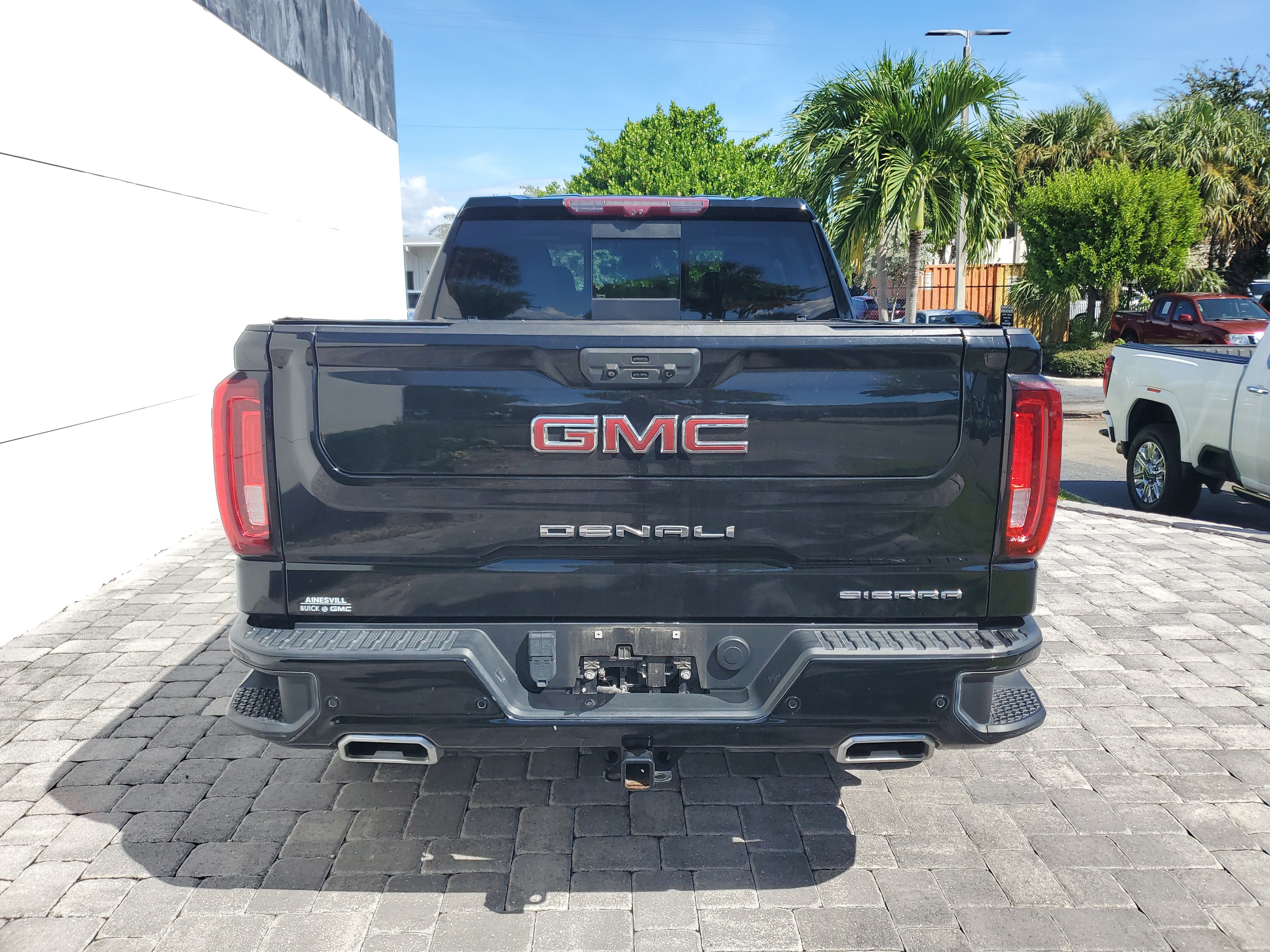 Used 2023 GMC Sierra 1500 Denali w/ Denali Reserve Package AWD/4WD image 4