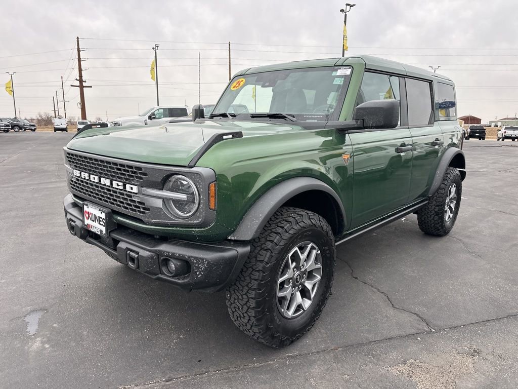 Used 2025 Ford Bronco Badlands image 16